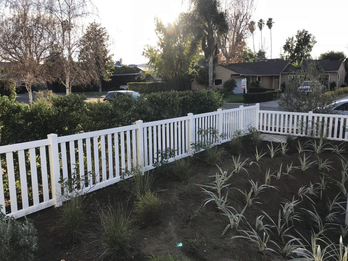 Closed Top Picket Vinyl Fence Vinyl Fence 4 Less